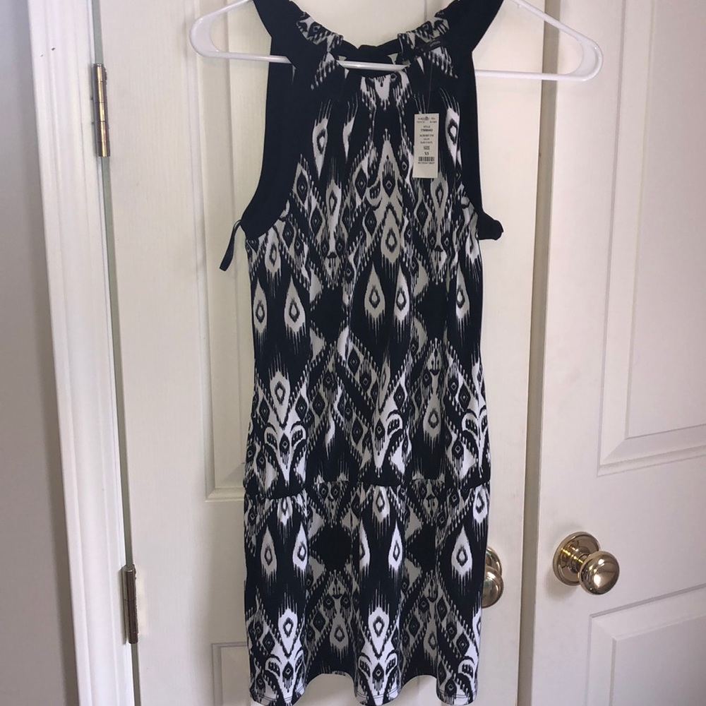 Super cute black shirt